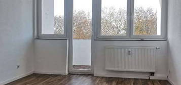 3 Zimmer in der 3. Etage *Otto-Hue-Str. 133*