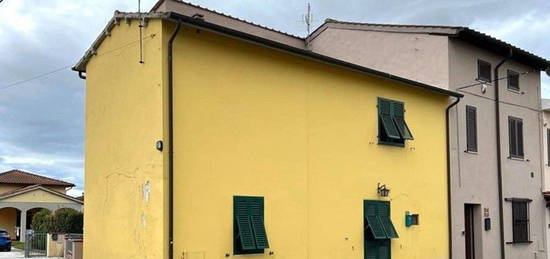 Casa indipendente in vendita in via di Mezzo Nord, 649