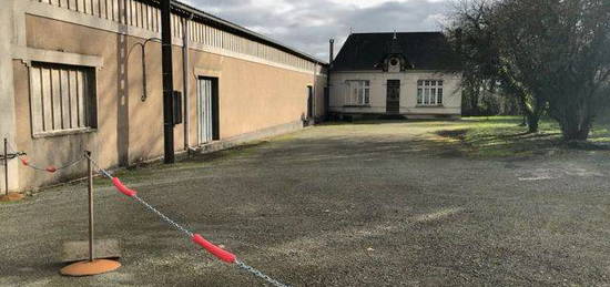 Maison de caractère + hangar (1000m2)