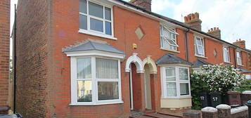 2 bed end terrace house to rent