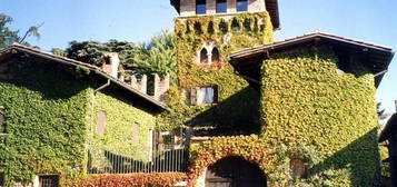 Castello in vendita in via Cesare Battisti s.n.c