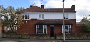 3 bedroom semi-detached house