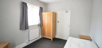 Room to rent in Brentwood Road, Romford RM1