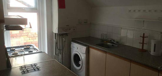 1 bedroom detached house