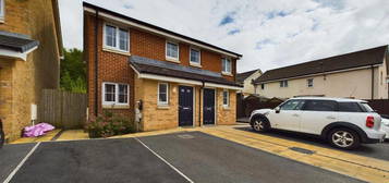 2 bedroom semi-detached house to rent