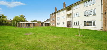 Flat for sale in Cross Road, Mawneys, Romford RM7