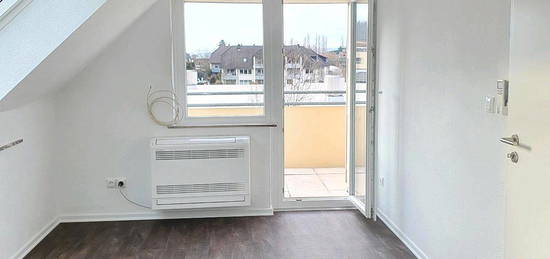 Sonnige 2-Zi-Wohng mit Balkon renoviert mit Einbauküche