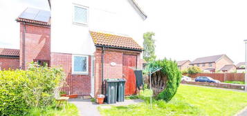 2 bedroom semi-detached house to rent