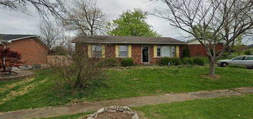 222 Holiday Rd, Winchester, KY 40391