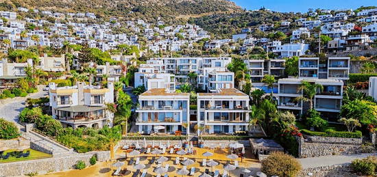 Bodrum Gündoğan Denize Sıfır Plajlı Sitede Satılık 4+1 Dubleks