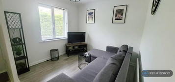 1 bedroom end of terrace house