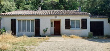 Maison dans un ecrin de verdure