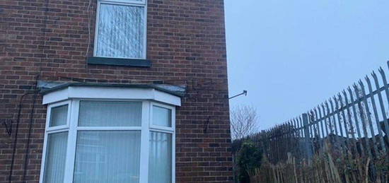 2 bed semi-detached house to rent