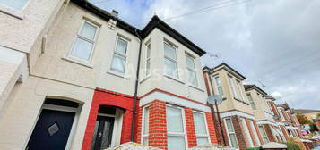 Semi-detached house to rent in Burlington Road, Southampton SO15