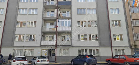 ÇINAR EMLAK'TAN H.RIFAT PAŞA CAD.ÜZERİ SATILIK 3+1 DAİRE