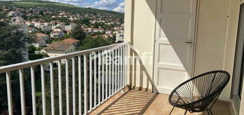 Appartement T3 rénové Dernier étage avec grand balcon