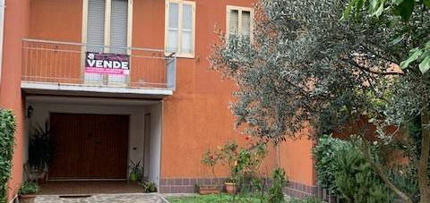 Villa a schiera via Giovanni Caboto 31, Centro, Mirandola