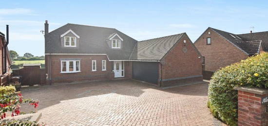 4 bedroom detached house