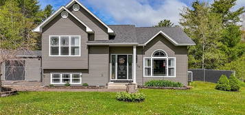356 Waterville Rd, Burton, NB E2V 3S7