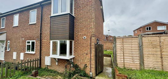 End terrace house to rent in Woodcock Walk, Flitwick MK45