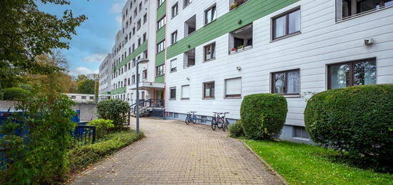 Geräumige 4-Zimmer-Maisonette-Wohnung mit Balkon und zwei Bädern im Hinterweil!