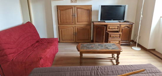 Appartement meublé  à louer, 4 pièces, 3 chambres, 70 m²