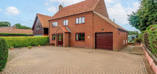 4 bed detached house for sale