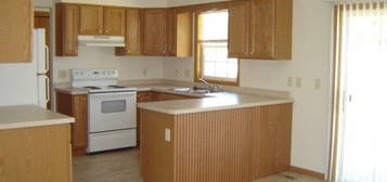 1007 E Monowau St Apt 4, Tomah, WI 54660