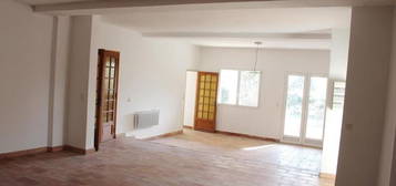 Appartement  à louer, 5 pièces, 4 chambres, 137 m²