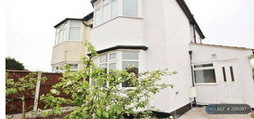 3 bedroom semi-detached house