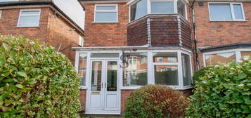 3 bed semi-detached house for sale