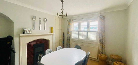 Terraced house to rent in High Street, Eton, Windsor SL4