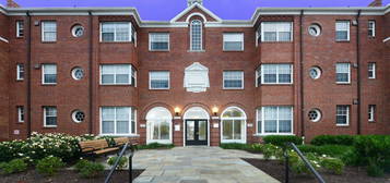 Sheffield Court, Arlington, VA 22201