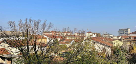 Quadrilocale via Martiri della Libertà 24/a, Centro, Carmagnola