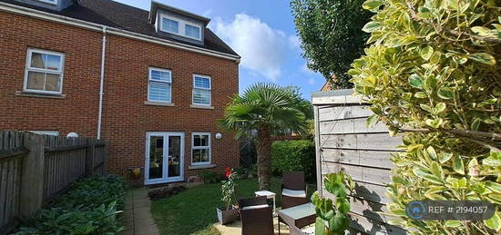 4 bedroom semi-detached house