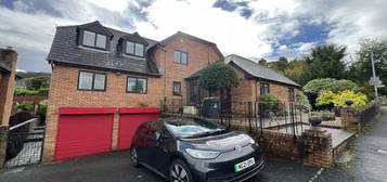 4 bedroom detached house to rent