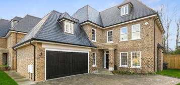 6 bedroom detached house