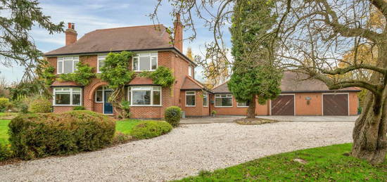 5 bedroom detached house for sale