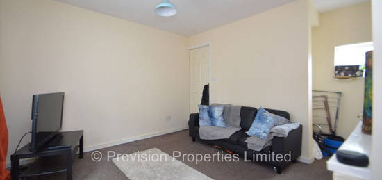 End terrace house to rent in Moorland Avenue, Hyde Park, Leeds LS6