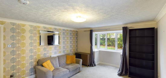 2 bedroom ground floor flat