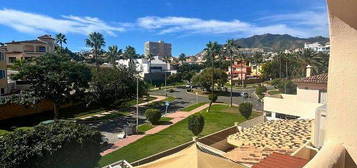 Piso en calle Los Girasoles en Torrequebrada, Benalmádena