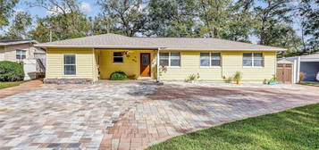 6749 Snow White Dr, Jacksonville, FL 32210