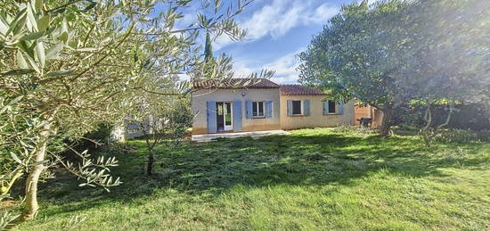 Villa de plain-pied  à louer, 4 pièces, 3 chambres, 80 m²