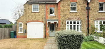 3 bedroom semi-detached house to rent