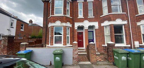 4 bed property to rent