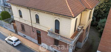 Casa bi/trifamiliare in Via Confienza 51