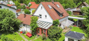 Renovierungsbedürftiges Einfamilienhaus in begehrter Sackgassenlage mit wunderschönem Garten!