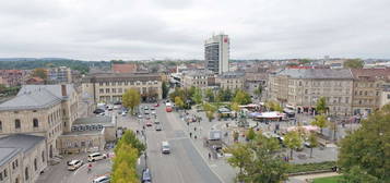 *BEZUGSFREI! Top 2 Raumwohnung mit EBK, großen Balkon und traumhafter Aussicht im Zentrum von Fürth*