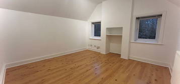 2 bed maisonette to rent