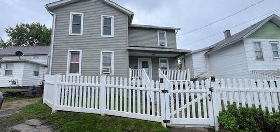 8 Mill Hill St, Pittston, PA 18640